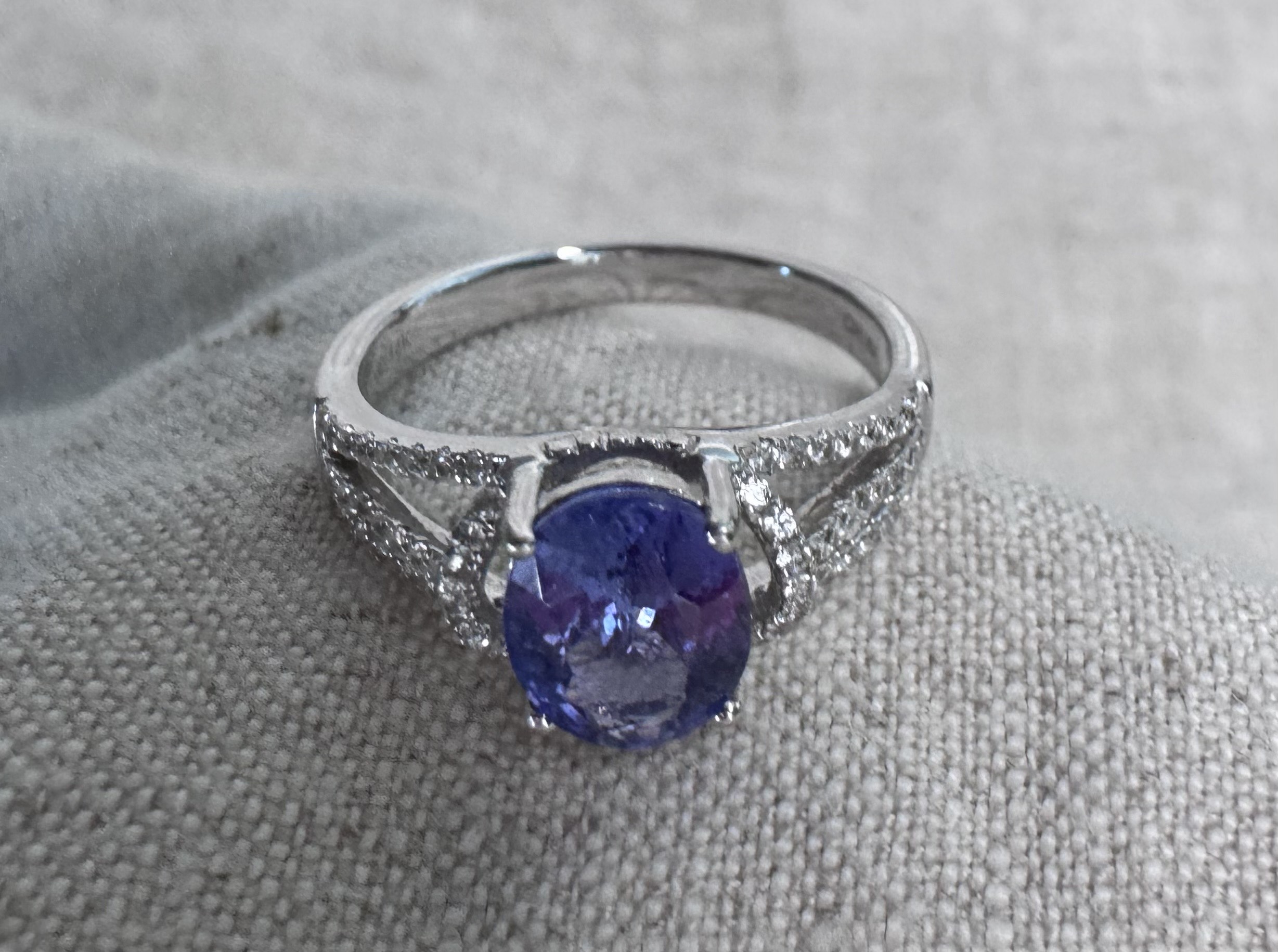 Tanzanite & Diamond Ring thumbnail 2