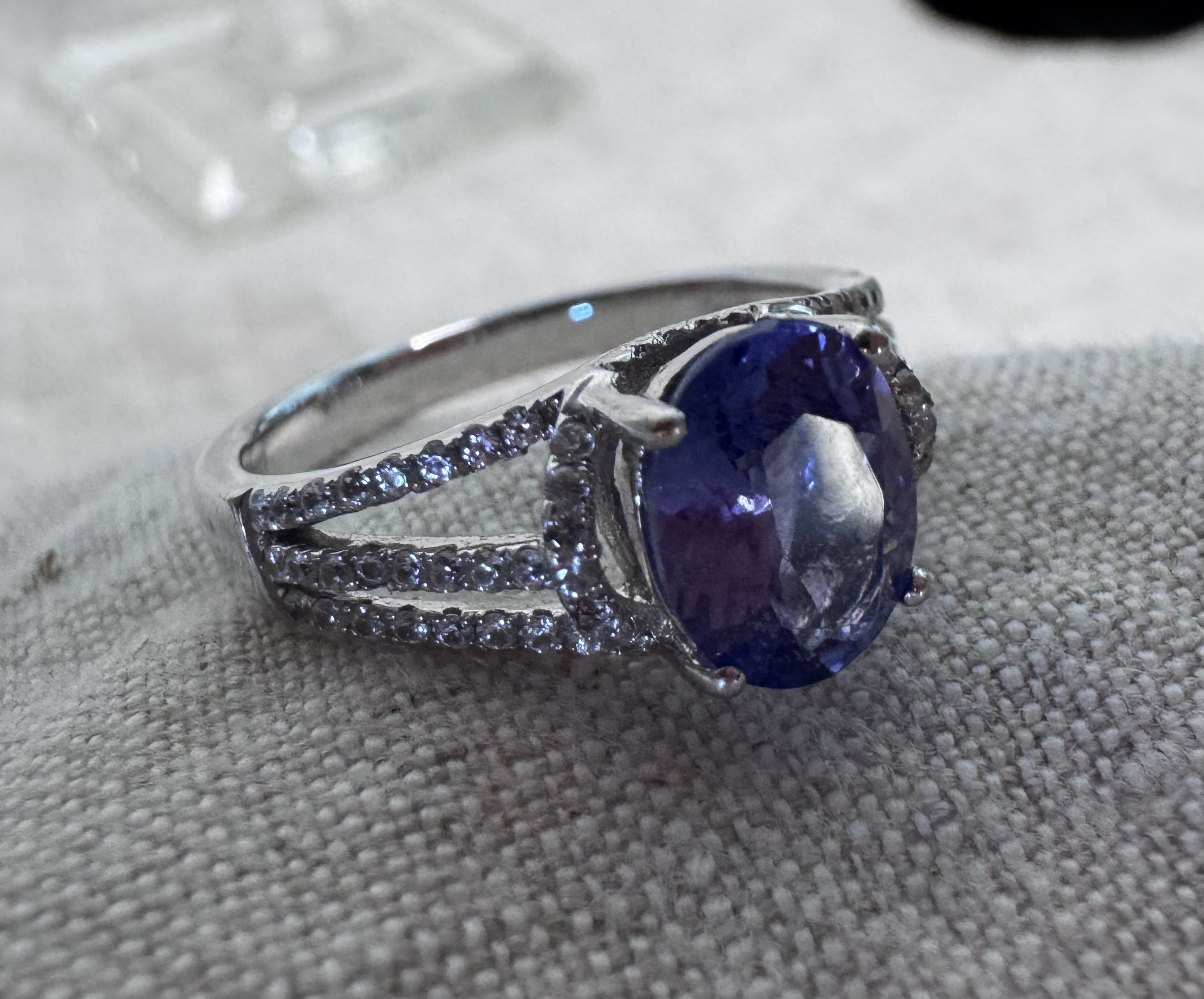 Tanzanite & Diamond Ring thumbnail 3